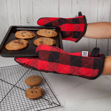 Buffalo Check Red Oven Mitt