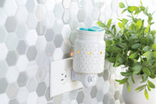 Pluggable Fragrance Warmer-Classic White Hobnail